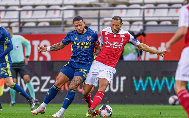  里昂客场逆转布雷斯特 保留欧冠希望  