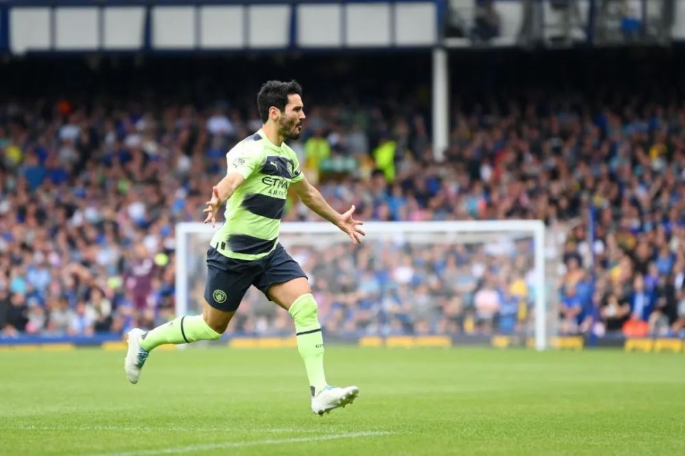  道格拉斯·路易斯传射维拉公园球场见证阿斯顿维拉大胜